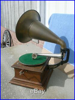 Antique 1907 Zon-O-Phone Zonophone Phonograph With All Brass Bell Horn