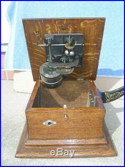 Antique 1907 Zon-O-Phone Zonophone Phonograph With All Brass Bell Horn